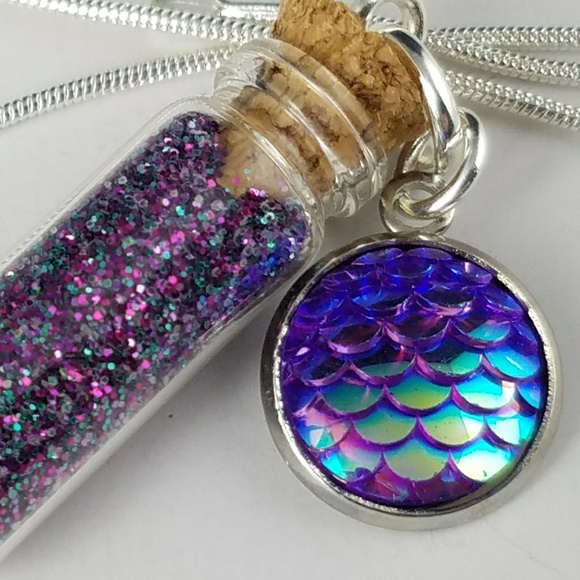 🖤FINAL PRICE🖤Mermaid Scale Pixie bottle necklace - Picture 5 of 6